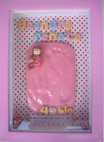 http://theurbanmama.com/pics/2011/03/pink-40-mos.jpg